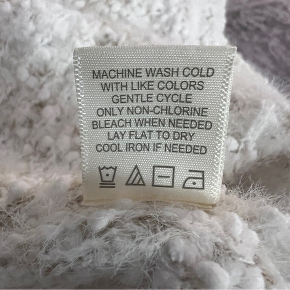 Ultra Flirt White & Tan Fuzzy Soft Textured Hooded Sweater Size XS EUC - Picture 8 of 8